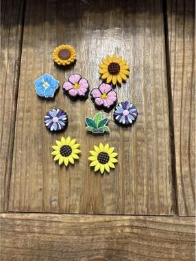 Set of 10 Floral Decorative Crocs Charms shoes Girls womens Kids
